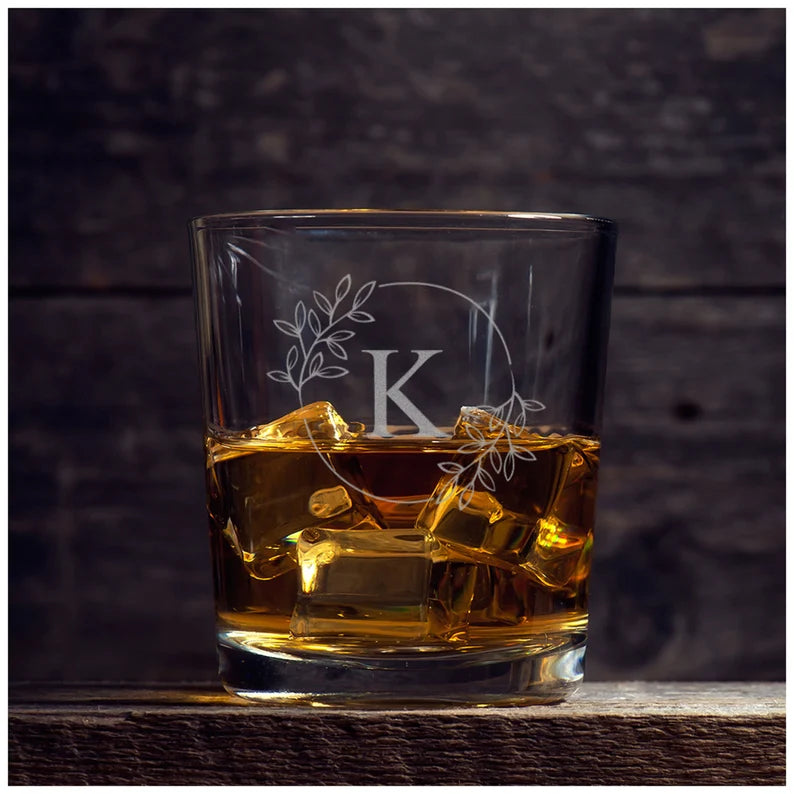 Classic Whiskey Tumbler - the epitome of elegance for every connoisseur! 🥃